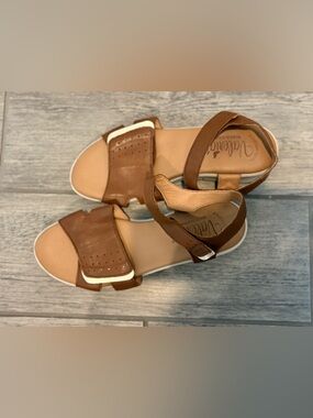 Brown Leather Ankle-Strap Comfort Sandals with White Accent